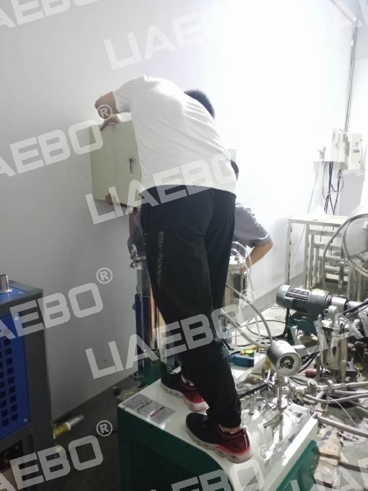 江蘇客戶（炭黑）LBSN-0.5L設備調試完成