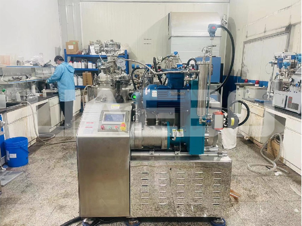 浙江某新材料公司3L雙動力砂磨機調試成功