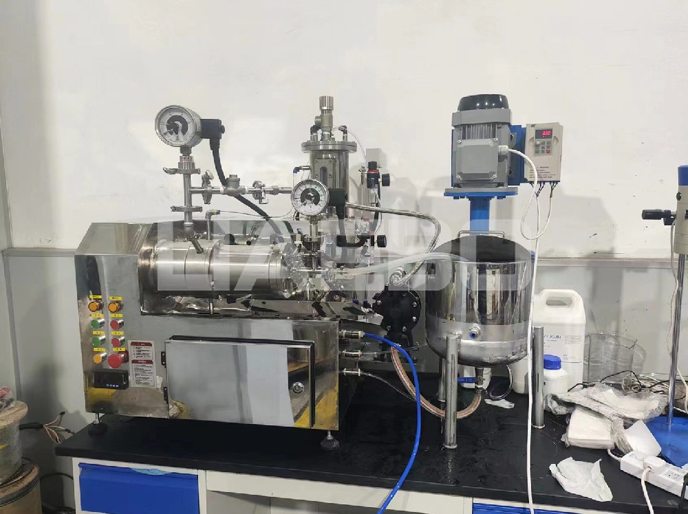 浙江某公司2L實驗室砂磨機調試成功