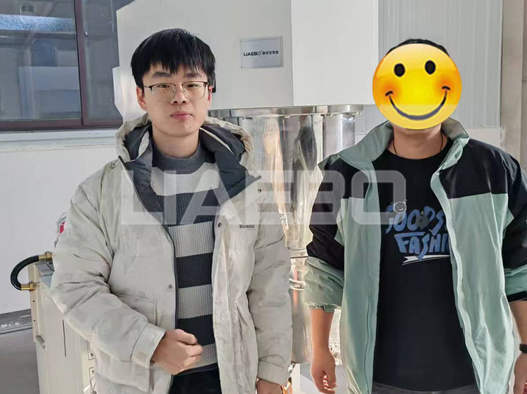 陜西某科技有限公司 ，60L雙行星攪拌機調試成功