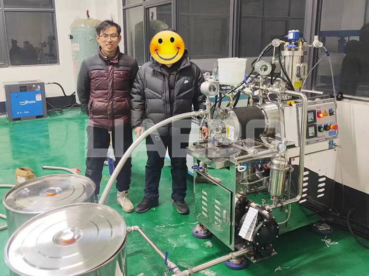 山東某有限公司5L棒銷式納米砂磨機調試成功