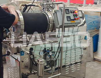 江蘇某科技有限公司30L棒銷式納米砂磨機調試成功