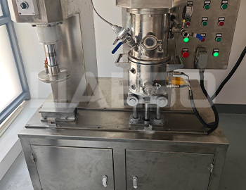 上海某生物科技有限公司3L雙行星攪拌機調試成功