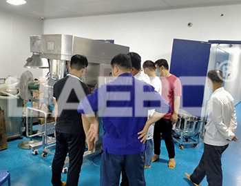 廣西某制藥集團(tuán)80L行星攪拌機(jī)