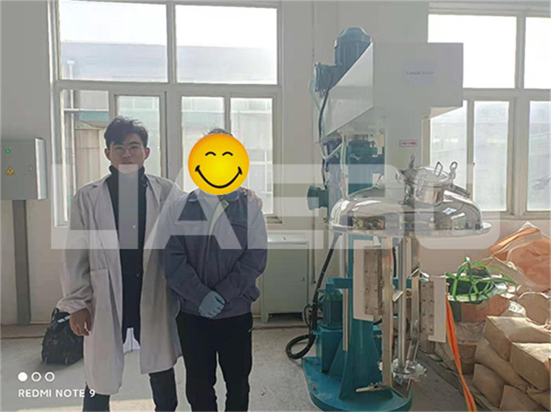 江蘇某新材料企業500L同心雙軸攪拌機高粘度新材料調試成功