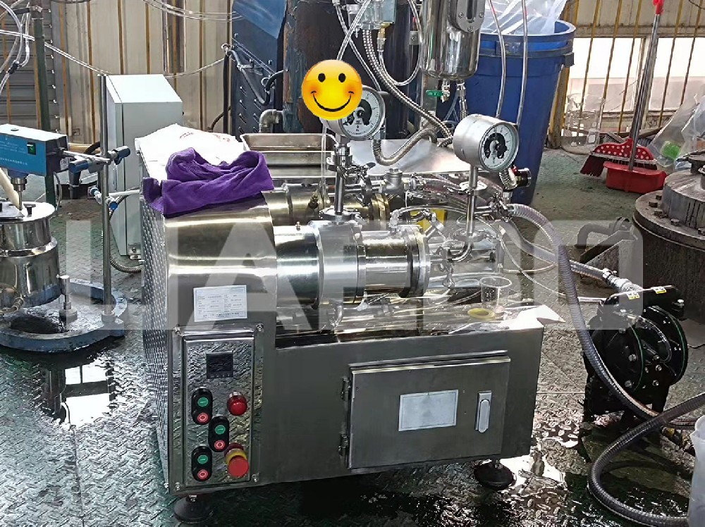 湖北某控股集團1L納米砂磨機調試成功